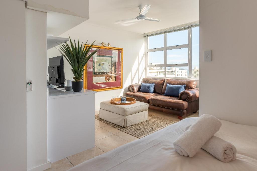 Montclaire | Three Anchor Bay