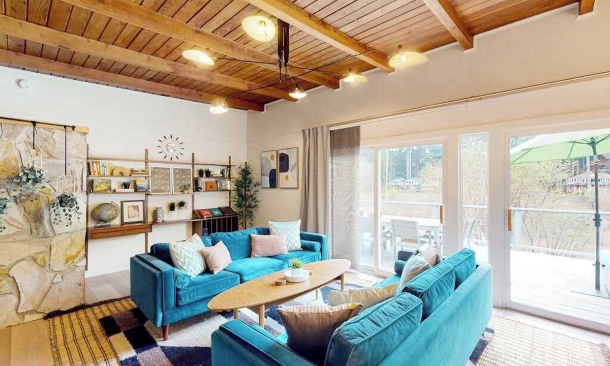 Monte Rio House | Monte Rio 3BR riverfront retreat with hot tub — dog friendly