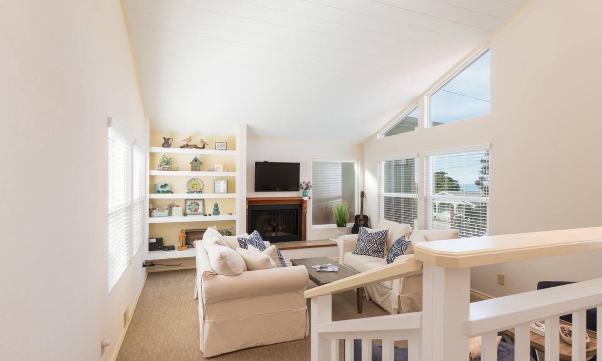 Park Hill House | Monthly Cottage on Park Hill in Cambria! So Charming in a Fabulous Location!