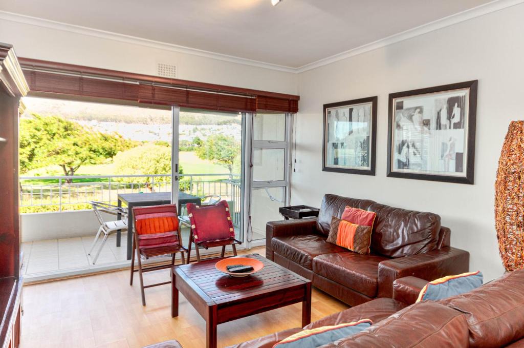 Mouille Point Apartment | Mouille Point Mountain View 2 Bedroom