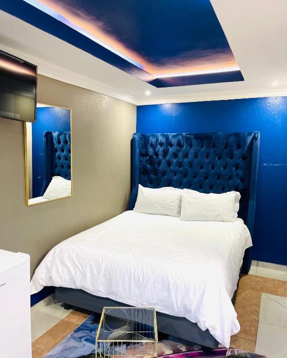 Thembisile House | Mpisana boutique guesthouse