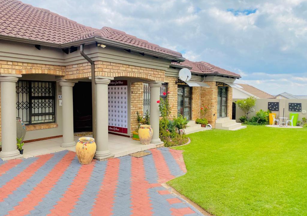 KwaMhlanga House | Mrhali Boutique Guest House