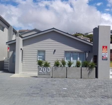 L'Agulhas House | Mya