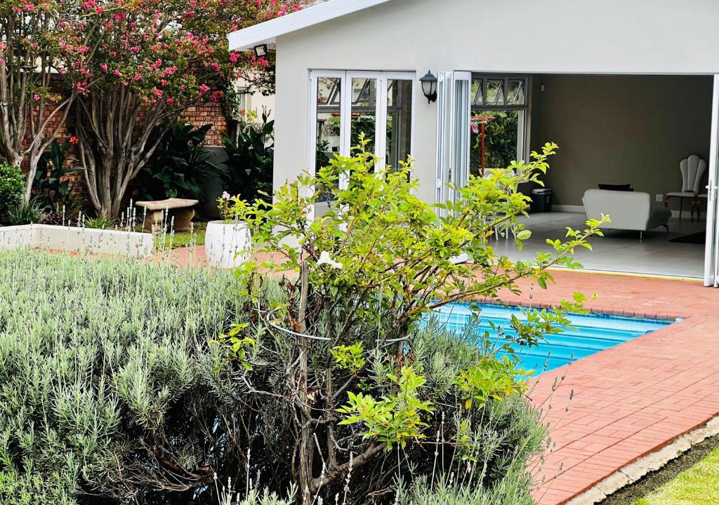 Komani Bed & Breakfast | Ndaba Golf Lodge & Hello Beautiful Day Spa