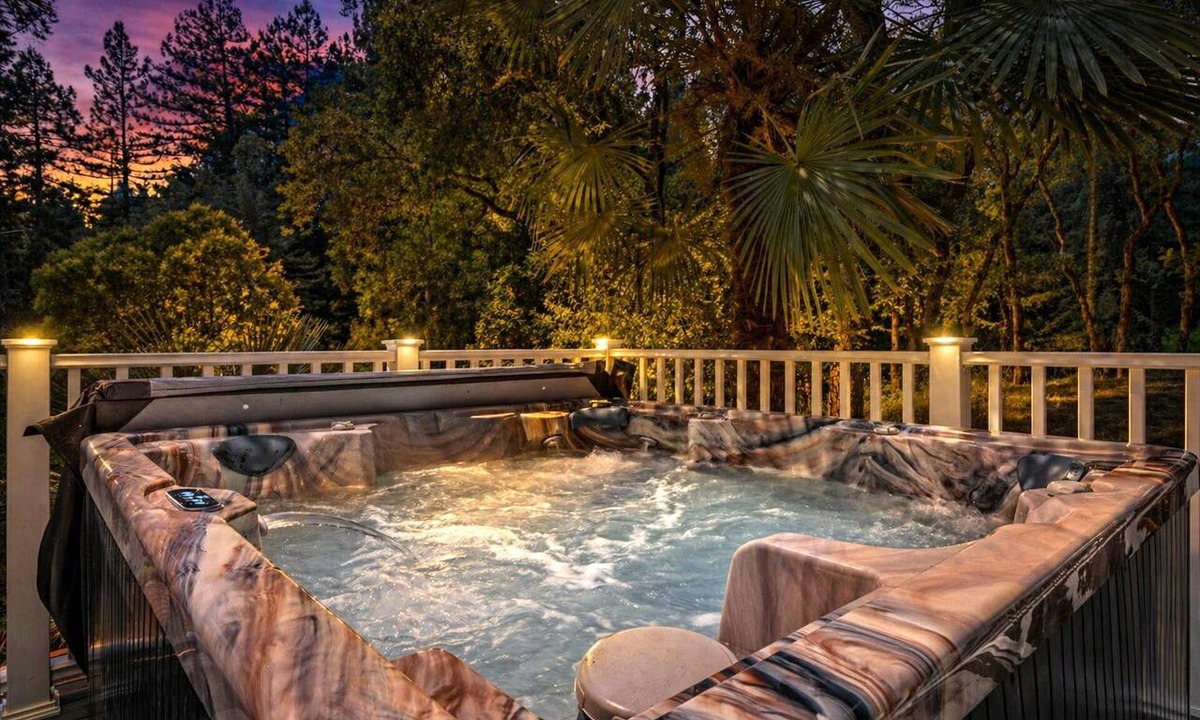 Hacienda House | Near Guerneville~Steps to Russian River~Hot Tub, Game Yard~Cosmo Retreat