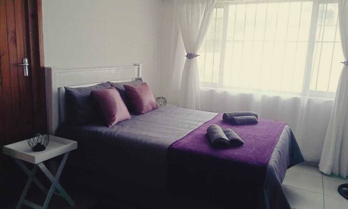 Leisure Bay House | Neat 2 bedroomed accommodation near the beach in a Nature Conservation Area