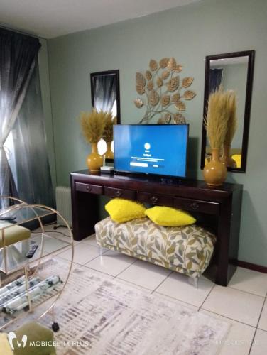 Rondebosch Apartment | Nestle-me