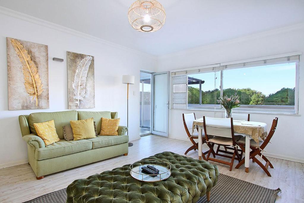 Mouille Point Apartment | New Cumberland