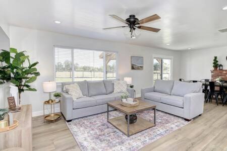 Loomis House | New Listing Country Property Pet Friendly W&D