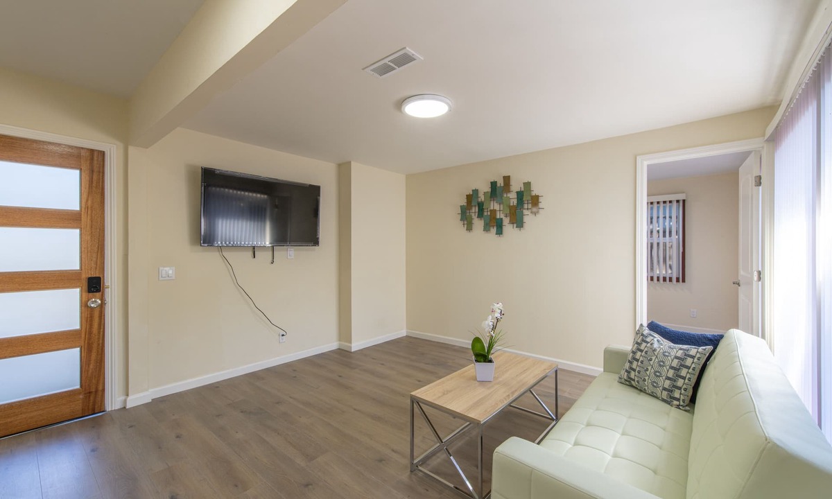 Fair Oaks House | NEW Luxury 3B/1B in Menlo Park - Near Stanford, FB