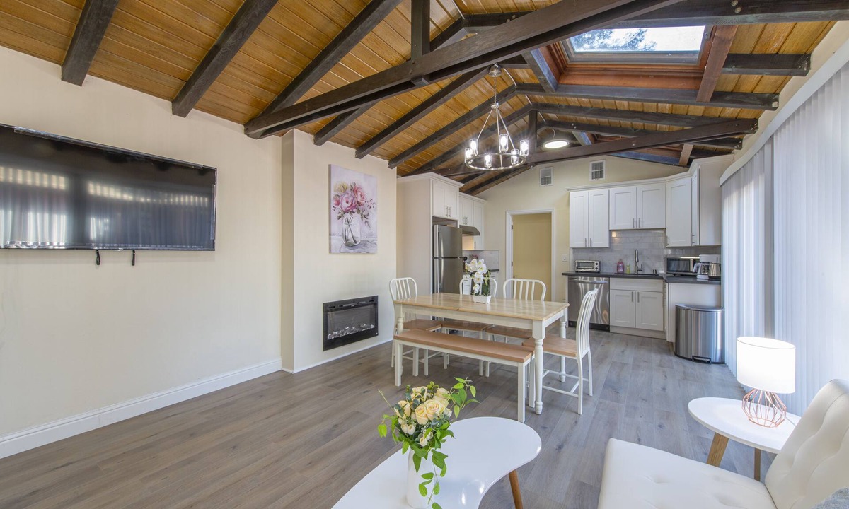 Fair Oaks House | NEW Luxury 3B/2B in Menlo Park - near Stanford, FB