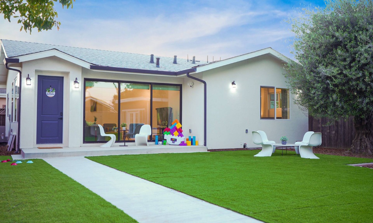 San Tomas House | Newly Built 3BR/2.5BA Modern Retreat in Campbell