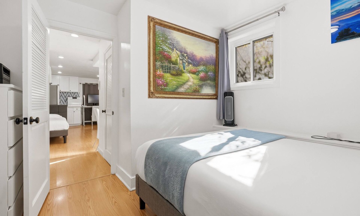 Paradise Valley Apartment | Newly Remodeled Sparkling Clean 1-bedroom apartment with AC near SF/SFO+EV