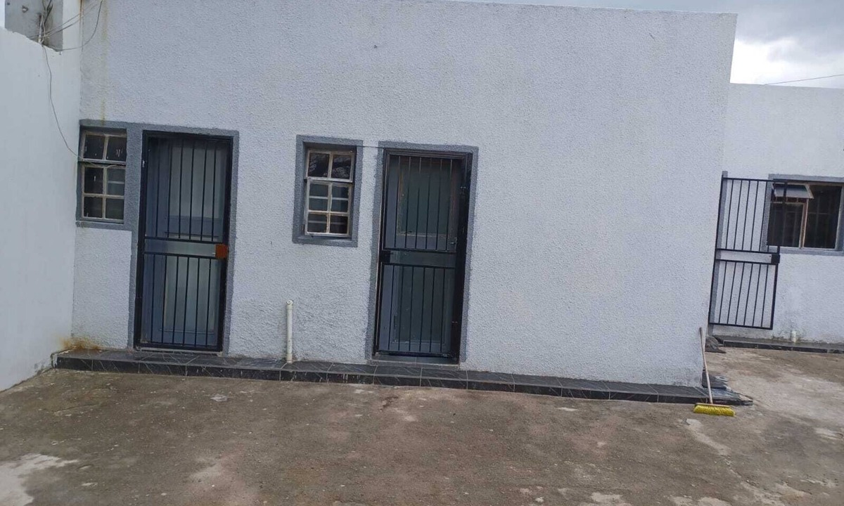 Greater Johannesburg Metropolitan Area Apartment | Nice 3-bedroom Aprt with WiFi at 59 lindhorst st Kenilworth Joburg South 2190