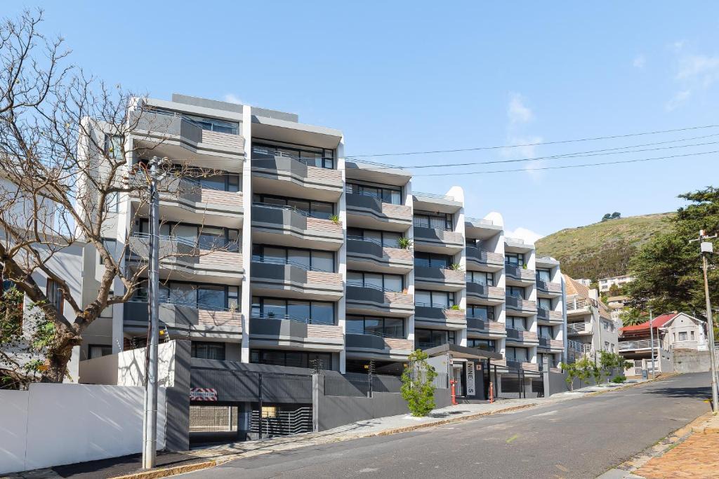 Three Anchor Bay Apartment | NINEONS 3B