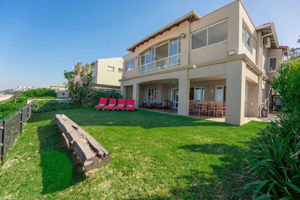 Shaka's Rock Apartment | No 1 The Villas Families only