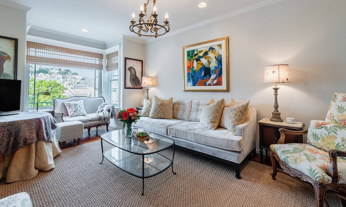 Noe Valley Apartment | Noe Valley, San Francisco Spacious Flat available April 1, 2027