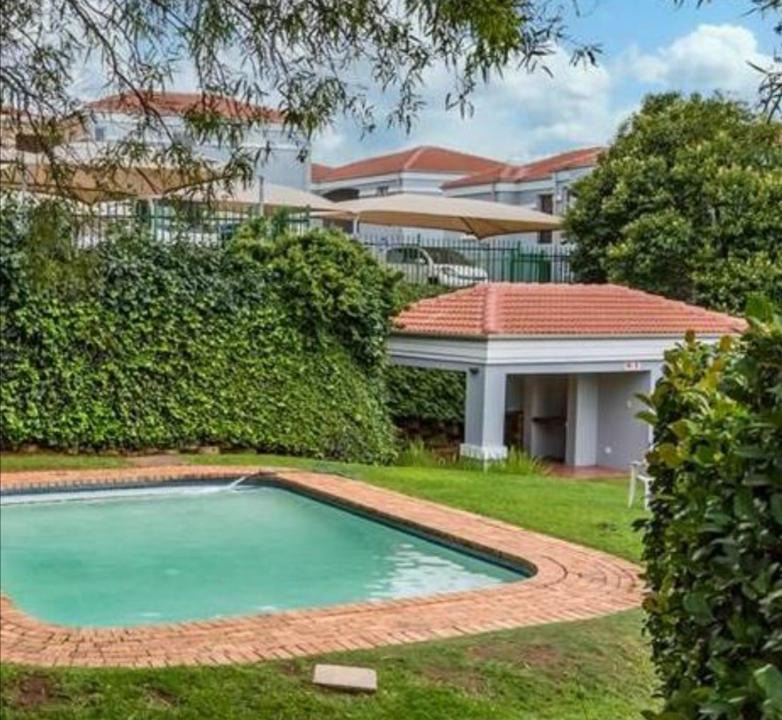 Northcliff Apartment | Northcliff Terrace 2 bedroom apartment