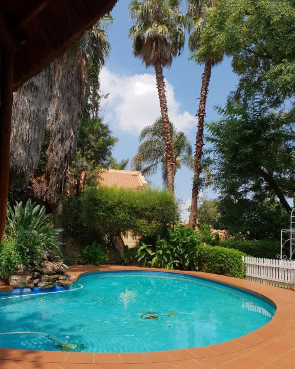 Bedfordview Apartment | "O Sole Mio" Self catering studio apartment in Bedfordview