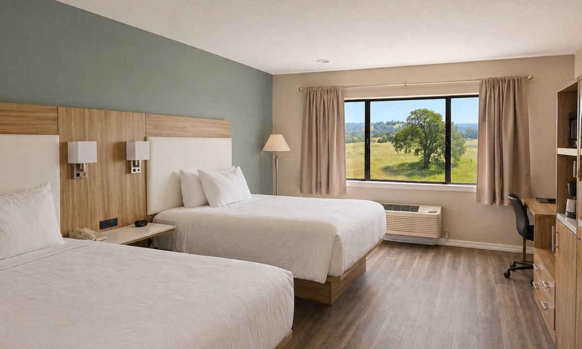 Plymouth Hotel | Oak Ridge Inn