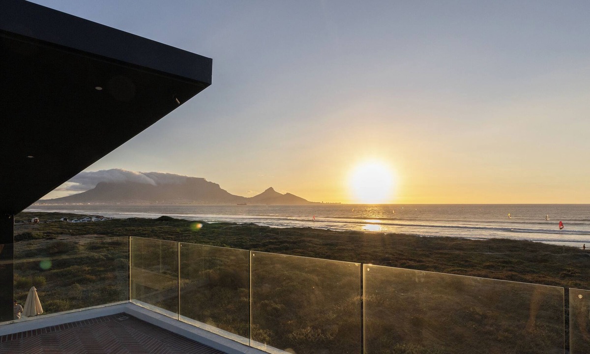 Sunset Beach House | Ocean 9 - Sunset Beachfront Luxury Residence