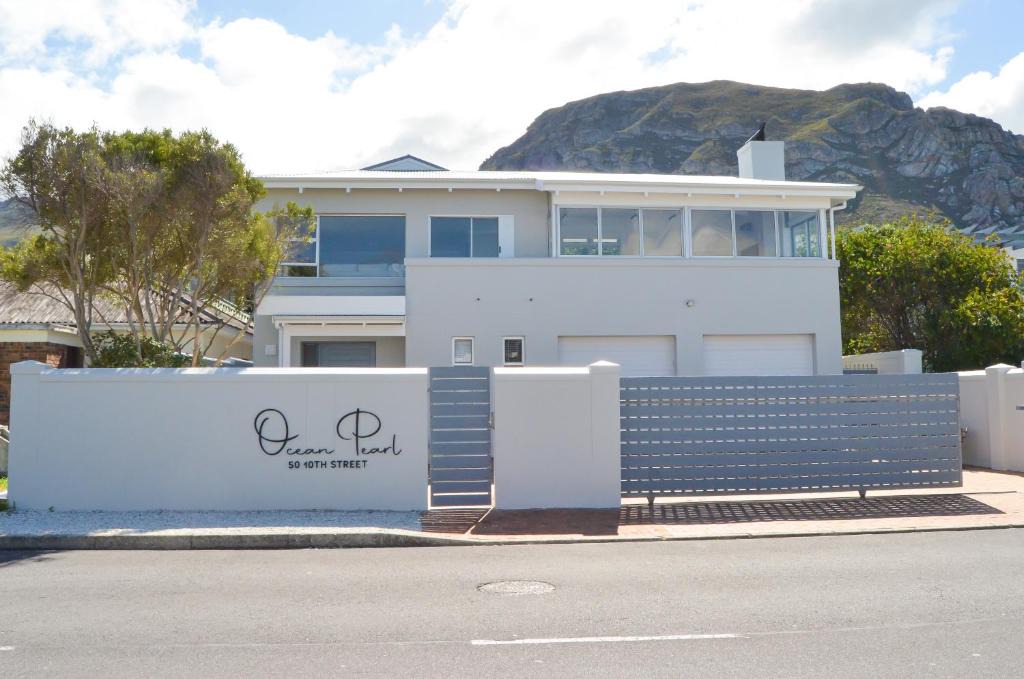 Voelklip Villa | Ocean Pearl Hermanus - 5 Bedrooms