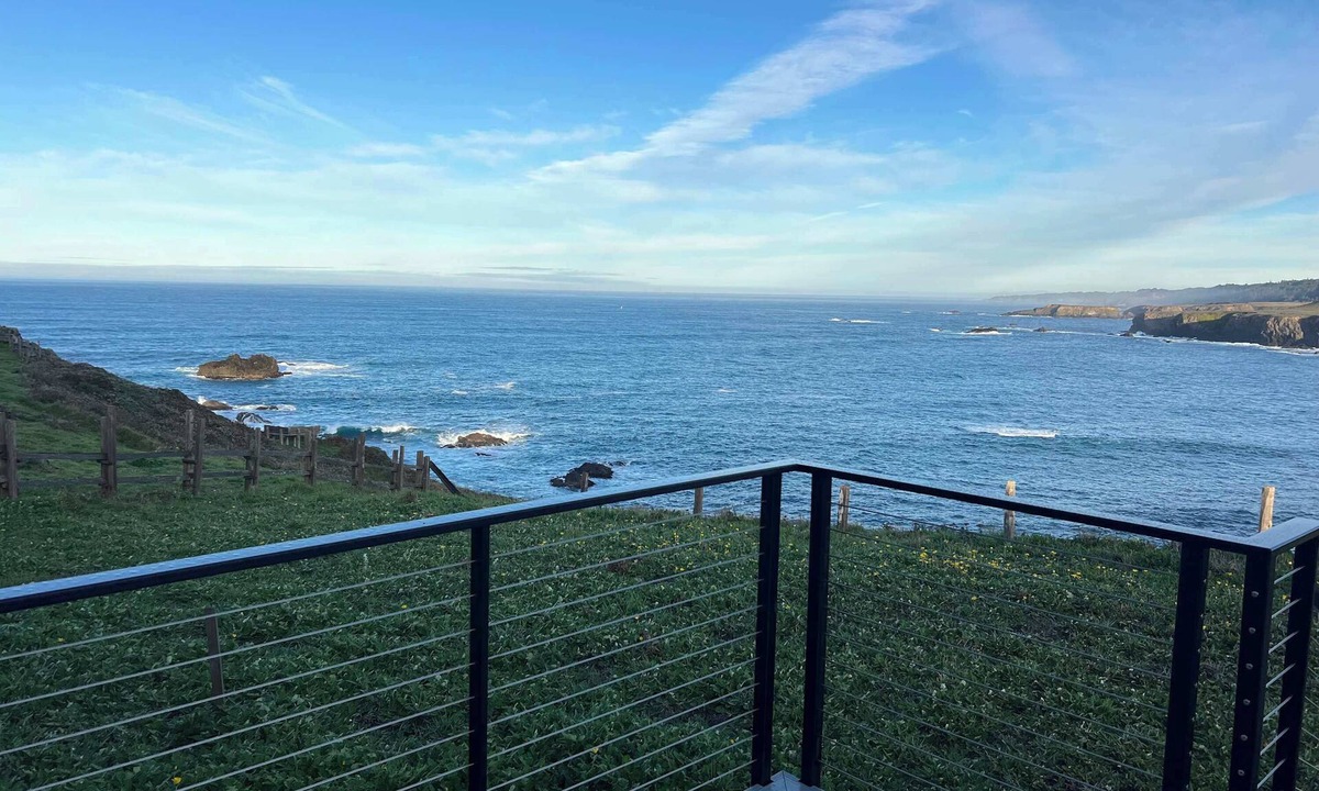 Albion House | Ocean views with Abundant Wildlife and Hot Tub
