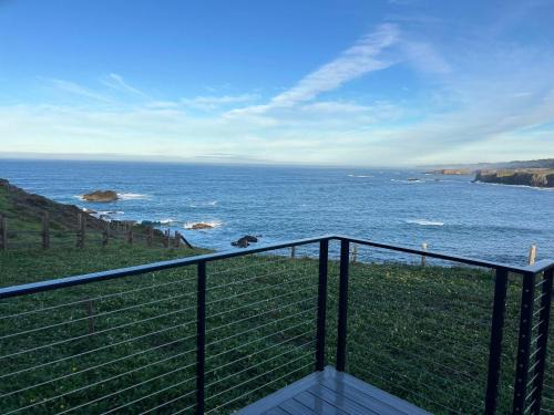 Albion House | Ocean views with Abundant Wildlife and Hot Tub