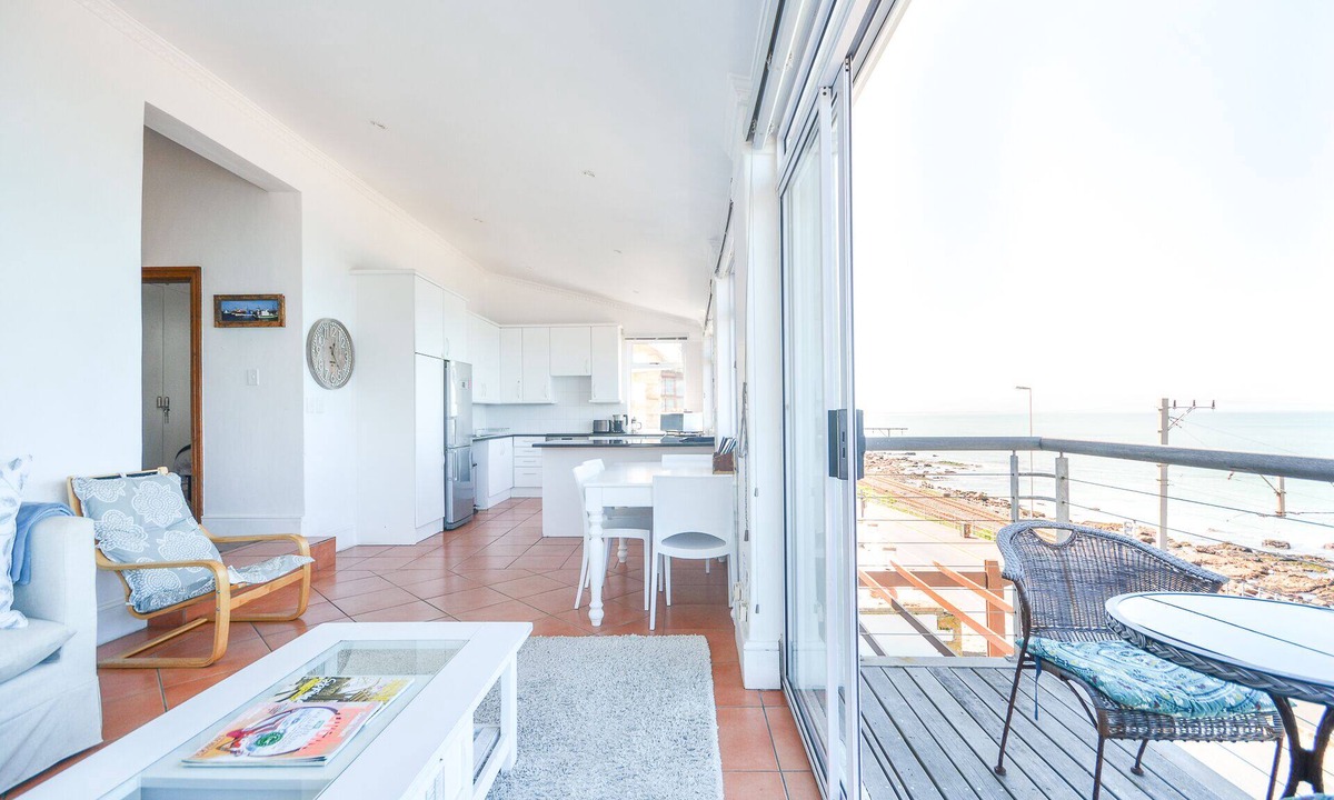 Kalk Bay House | Oceanfront Penthouse