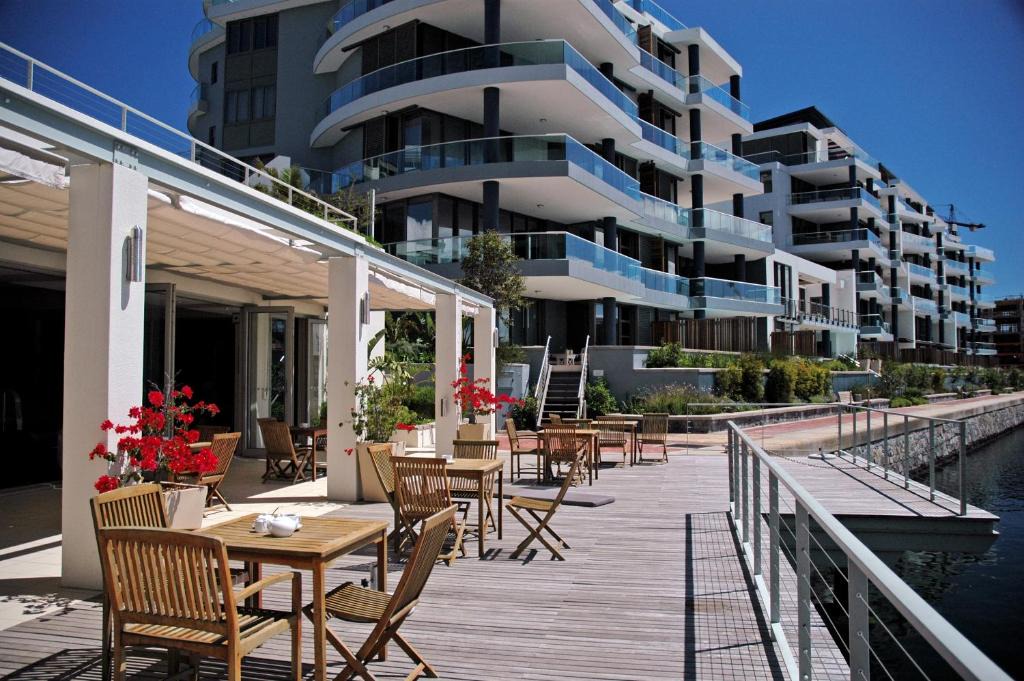 Victoria and Alfred Waterfront Apartment | One Bedroom Apartment - fully furnished and equipped