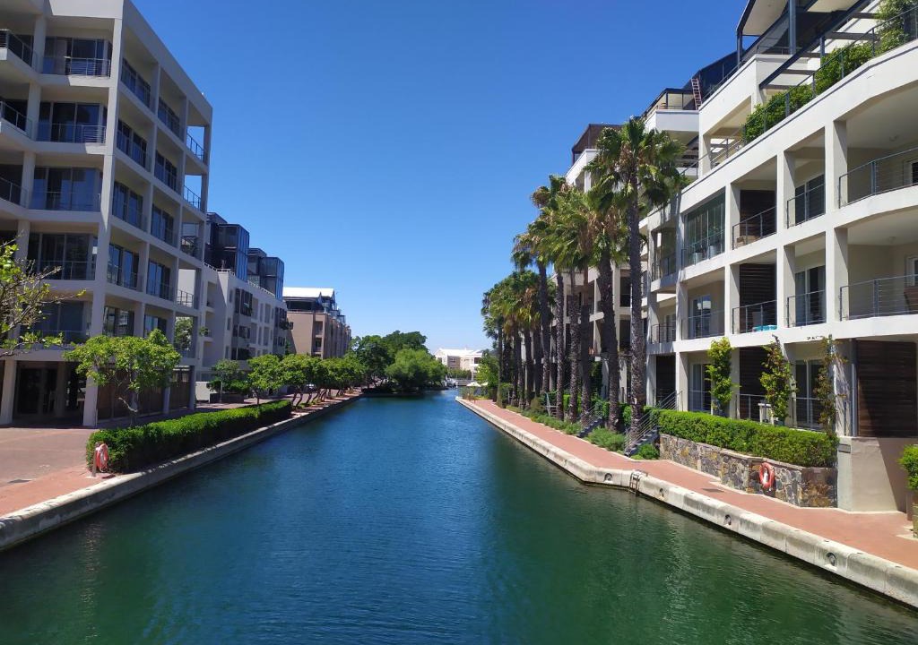 Victoria and Alfred Waterfront Apartment | One Bedroom Apartment - fully equipped Waterfront based