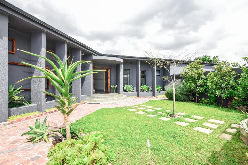 Eikenbosch House | OnQ Accommodation