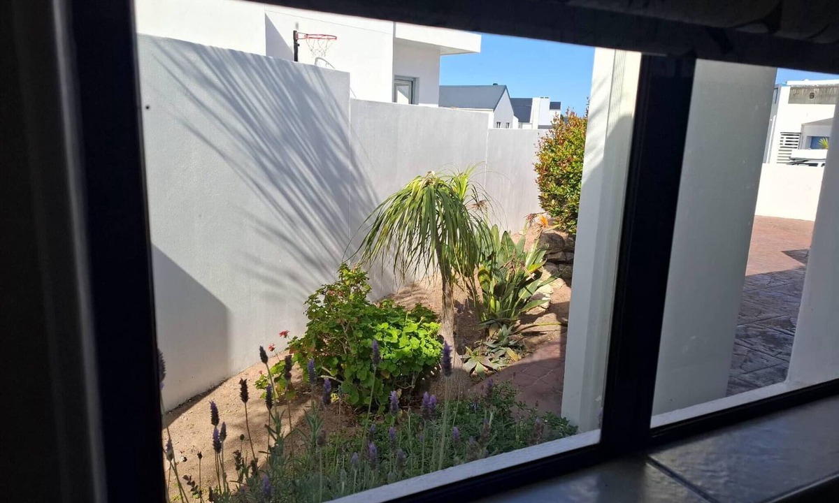 Langebaan House | OosiesRus - Charming Langebaan Villa with Garden View