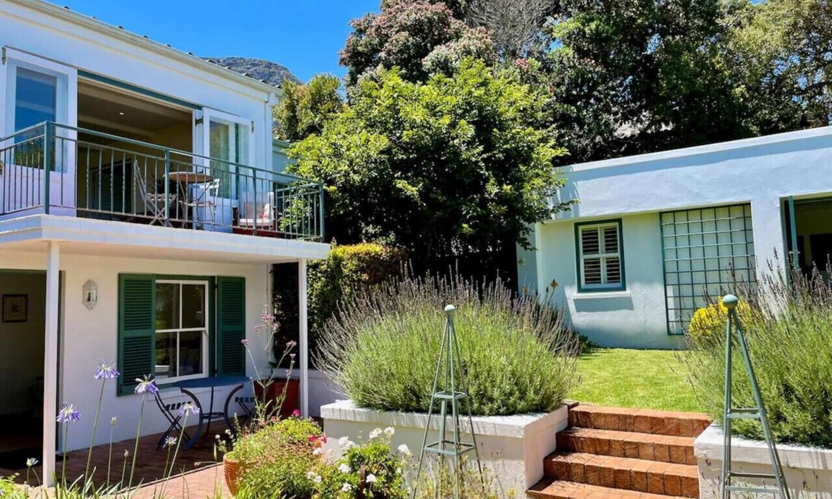 Voelklip Cottage | Osborne Cottage | Private garden | Pet friendly