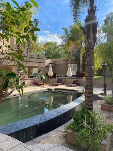 Oudtshoorn House | Oudtshoorn Guest House