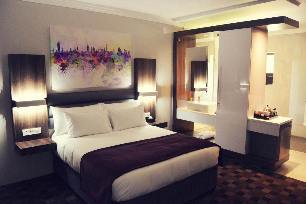 Brits Hotel | Palm Swift Luxury Accommodation