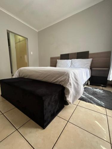 Kareeberg House | Paradise on 40 Boekenhout St