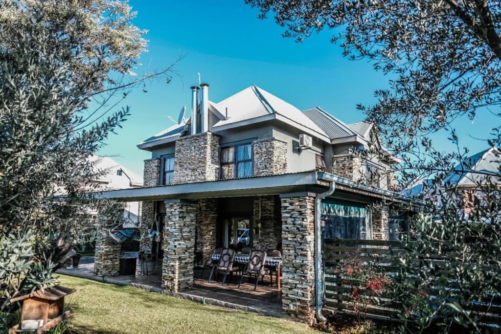Vredefort House | Parys, Vaal de Grace