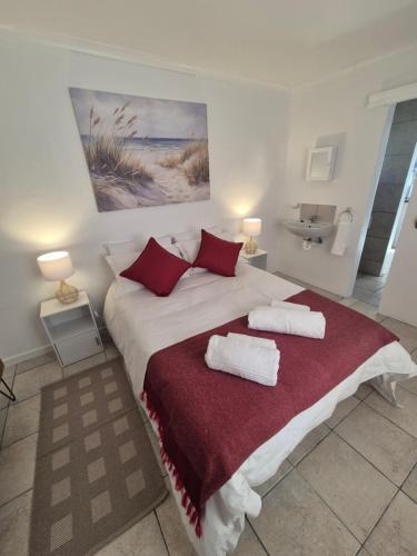 Hermanus City-Centre Apartment | Paterson Place Studios