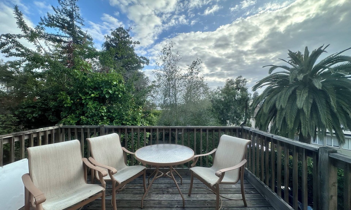 Grand Lake Apartment | Peaceful 1-Bedroom Apt in Charming House Oakland. Great, Cool, Safe Chill Area
