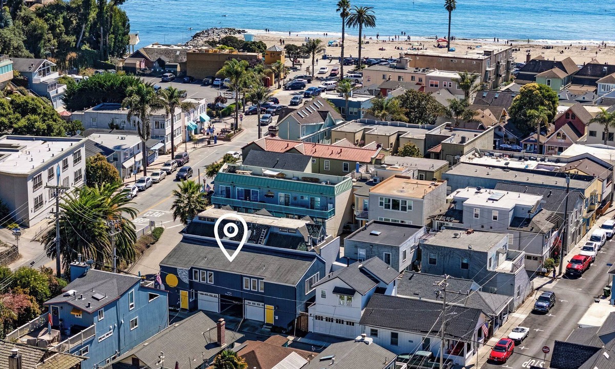 Capitola Cottage | Peaceful 2-bedroom Cottage in Capitola, Steps to the Beach. Pet Friendly.