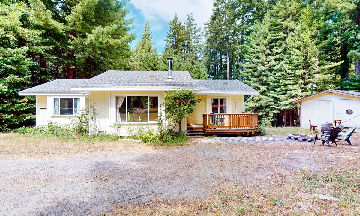 Little River House | Peaceful, dog-friendly home among the redwoods with beautiful garden