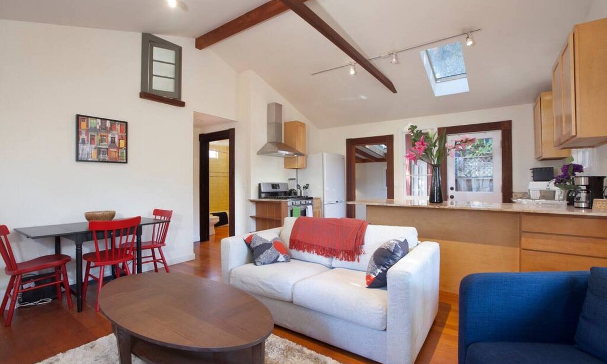 Poets Corner House | Peaceful Haven Near Berkeley BART