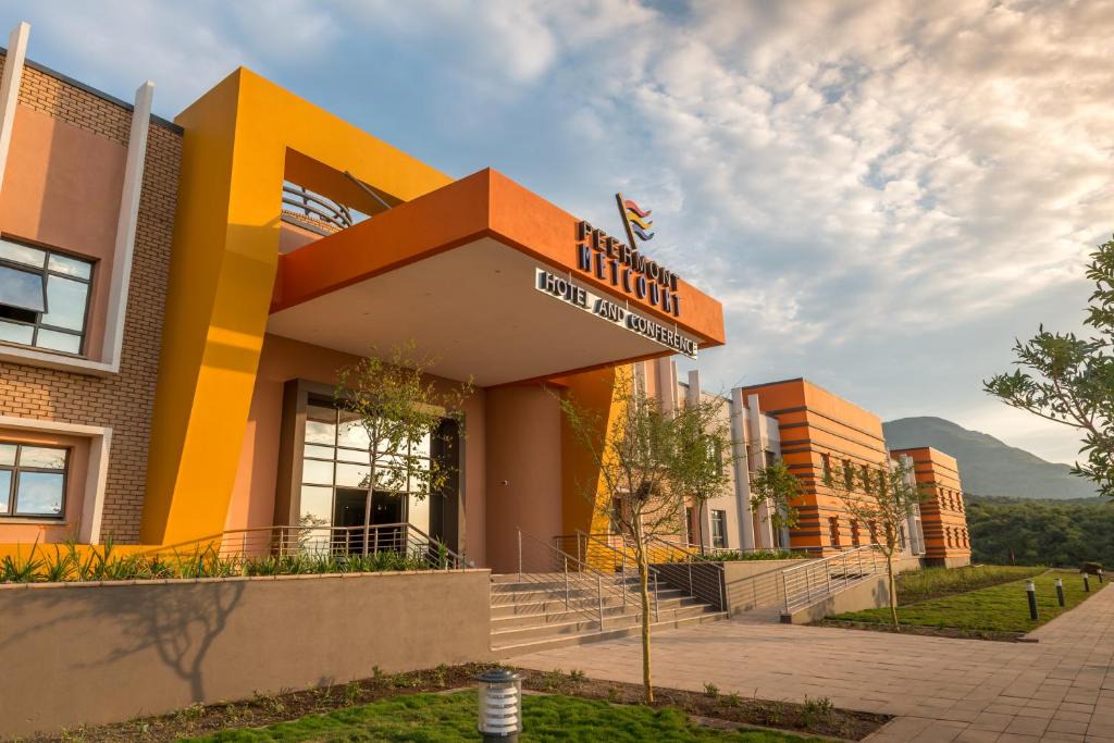 Greater Tubatse Hotel | Peermont Metcourt - Thaba Moshate
