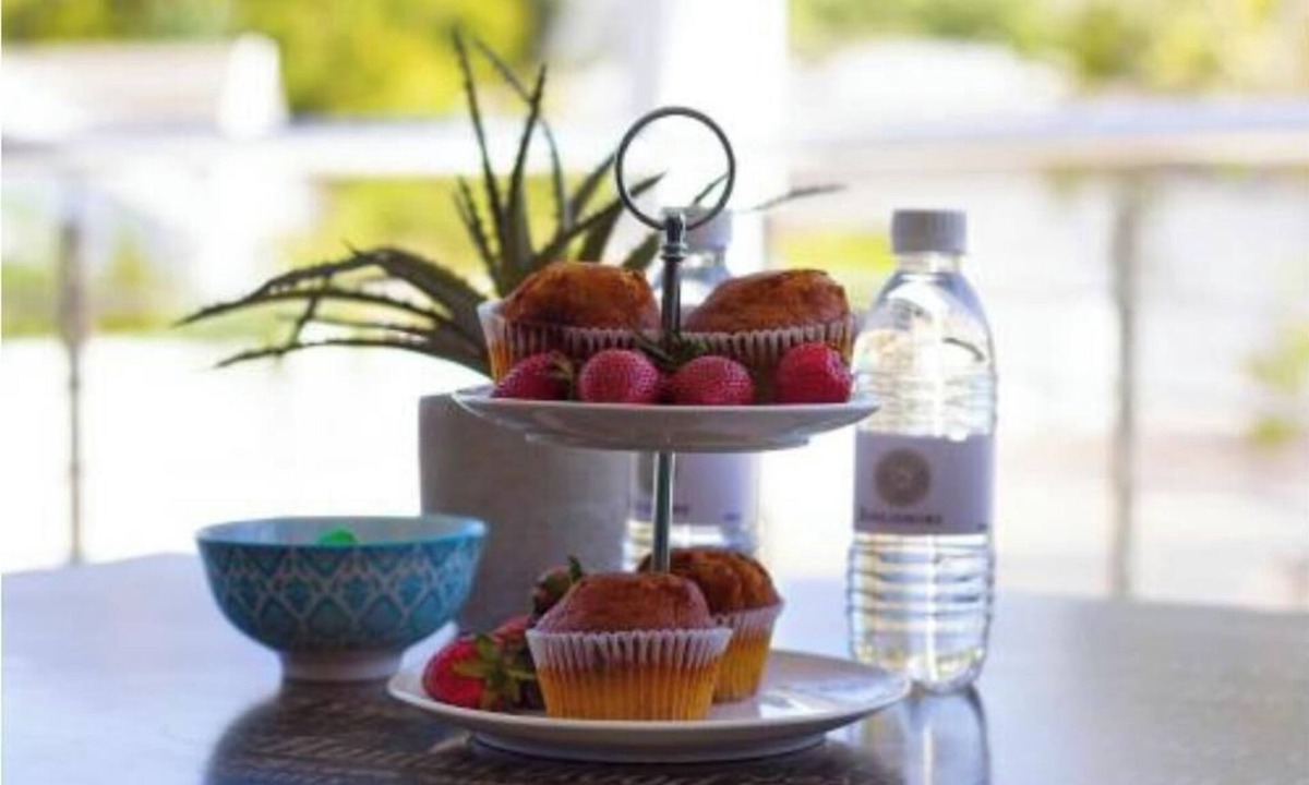Lakeside Apartment | Peony - Self-catering Studio unit