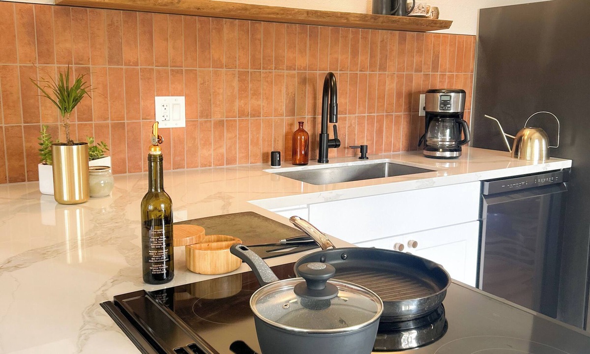 Montgomery Village House | Perfect 3-bedroom townhome walking distance to Whole Foods in Santa Rosa