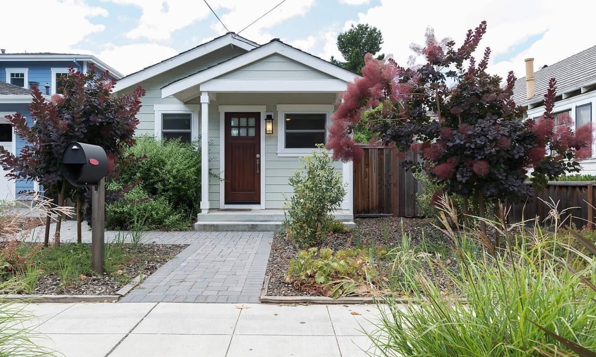 Old Mountain View House | Perfect Location, No Cleaning Fees or Checkout Chores