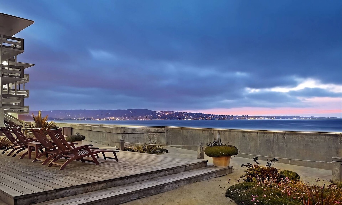 Monterey House | Perfect Staycation! Inland View, Free Parking, Pool, Short Drive to Cannery Row!