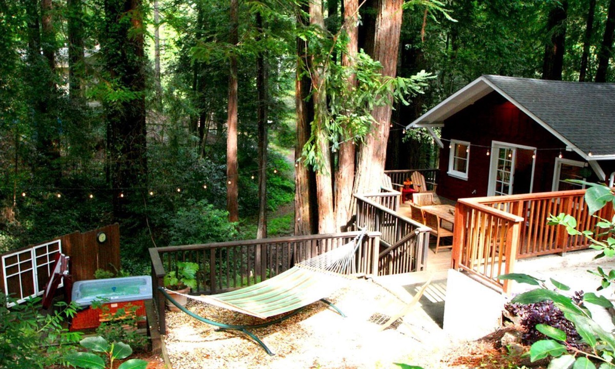Northwood Cabin | Pet-Friendly Cabin Rental with Studio for Glamping in Northern California