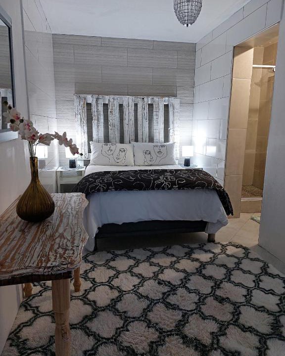 Langenhoven Park Apartment | Phoenix, Langenhovenpark, Bfn near Inibos parkrun.
